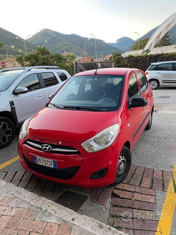Usata 2012 Hyundai i10 Due volumi | 2700 € (Buon prezzo) - Immagine 1/4