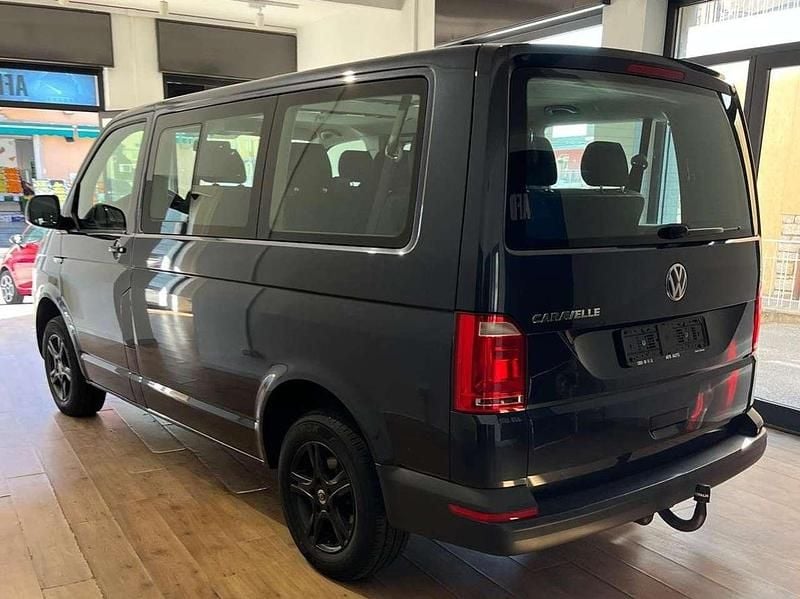 Usata VW Caravelle Comfortline 150 CV (110 kW) 2020 Blu/azzurro Furgone