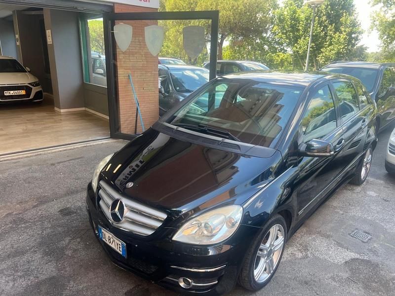 Usata Mercedes B200 140 CV (102 kW) 2009 Nero Monovolume