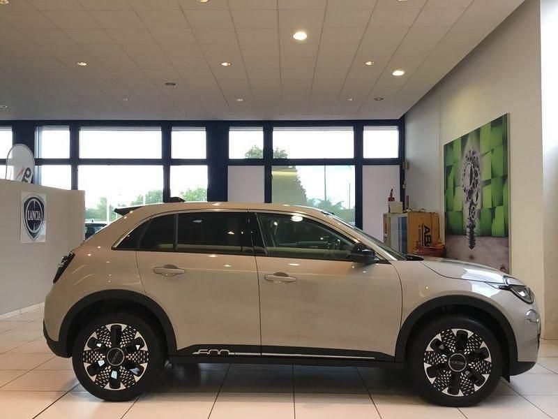 Usata Fiat 600 La Prima 110 CV (80 kW) 2025 Beige SUV