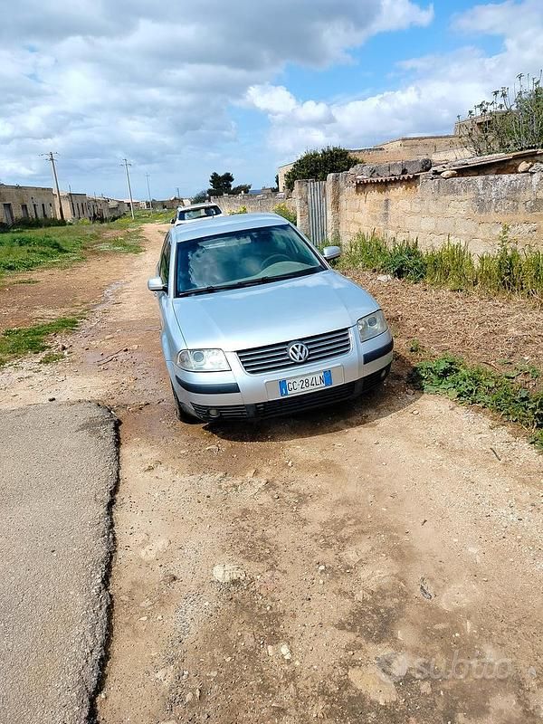 Usata VW Passat 130 CV (95 kW) 2002 Grigio Berlina