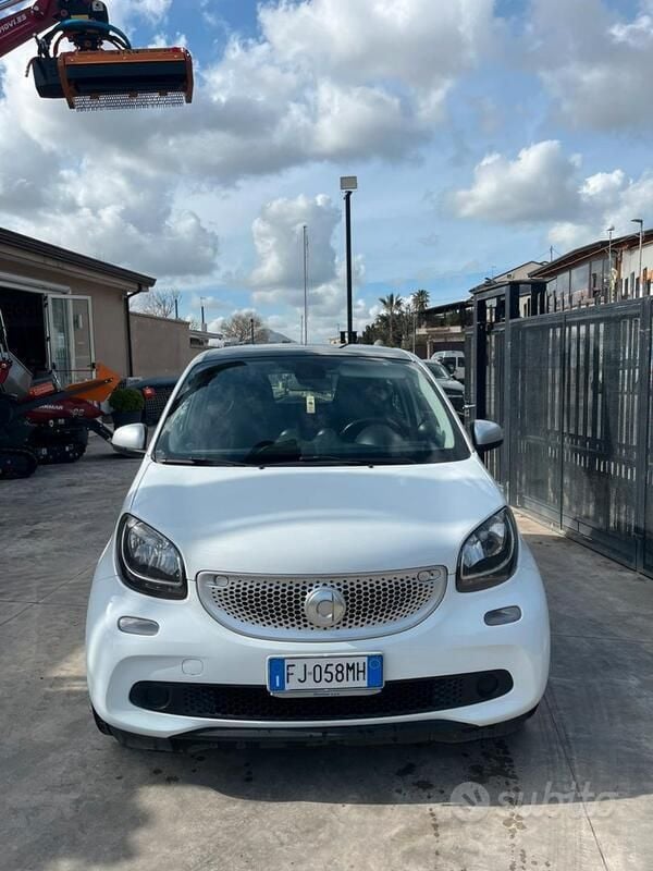 Usata Smart ForFour Passion 71 CV (52 kW) 2017 Bianco Utilitaria