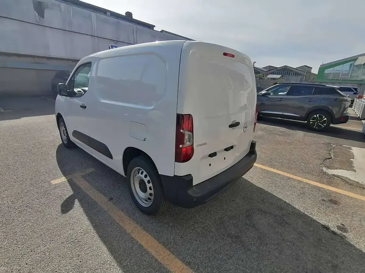 Nuova Opel Combo 131 CV (96 kW) 2026 Kaolin white Monovolume