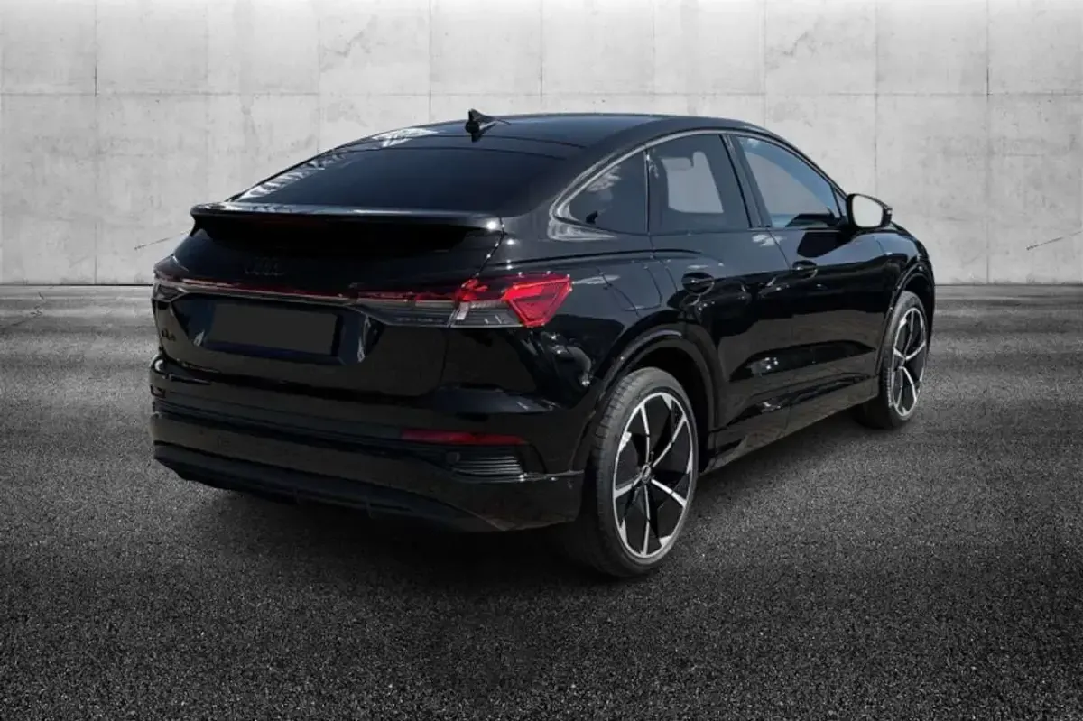 Usata Audi Q4 e-tron 69 kW (95 CV) 2023 Nero SUV