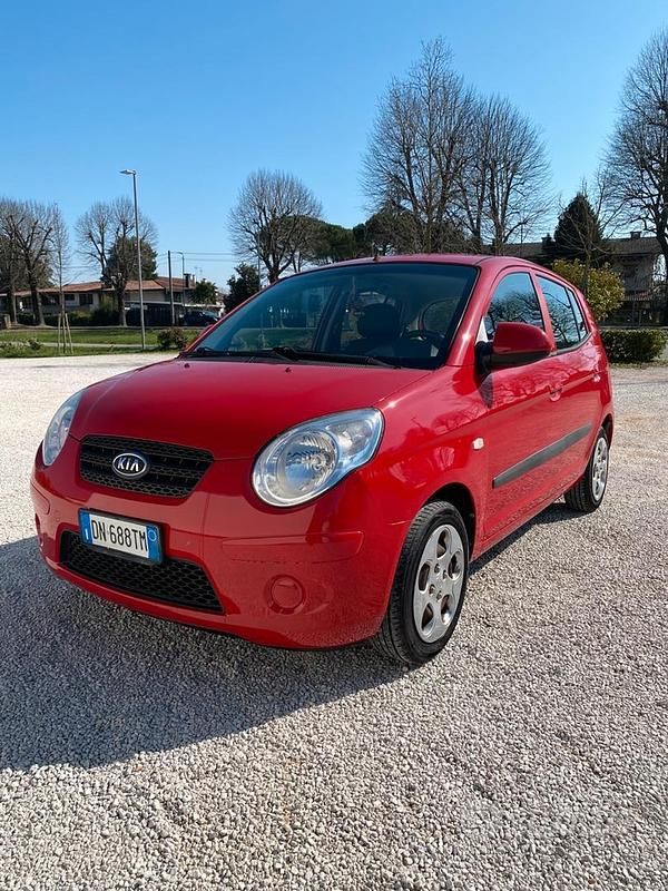 Usata Kia Picanto LX 61 CV (44 kW) 2007 Rosso Utilitaria