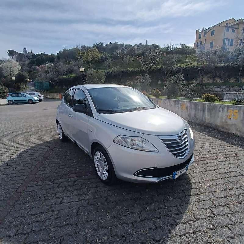 Usata Lancia Ypsilon Platinum 69 CV (50 kW) 2013 Utilitaria