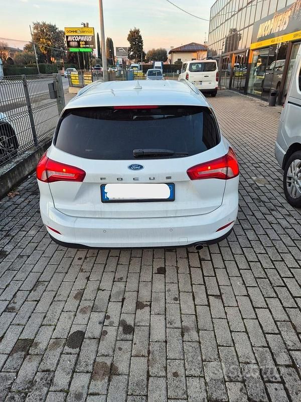 Usata Ford Focus Business Edition 95 CV (69 kW) 2020 Bianco Station wagon