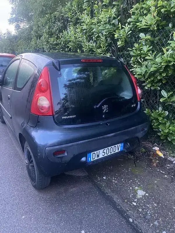 Usata Peugeot 107 68 CV (50 kW) 2009 Utilitaria