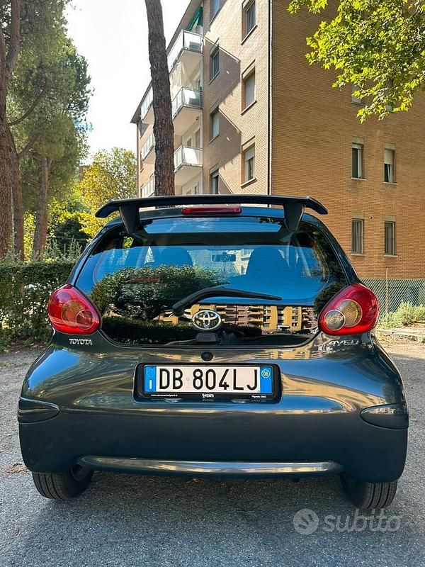 Usata 2007 Toyota Aygo Due volumi | 3300 € (Buon prezzo) - Immagine 1/4