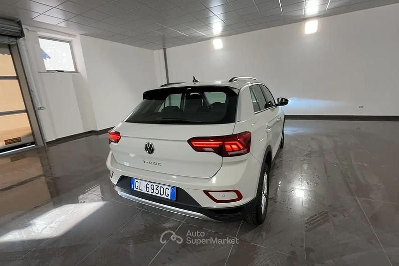 Usata VW T-Roc Life 110 CV (80 kW) 2022 Argento SUV