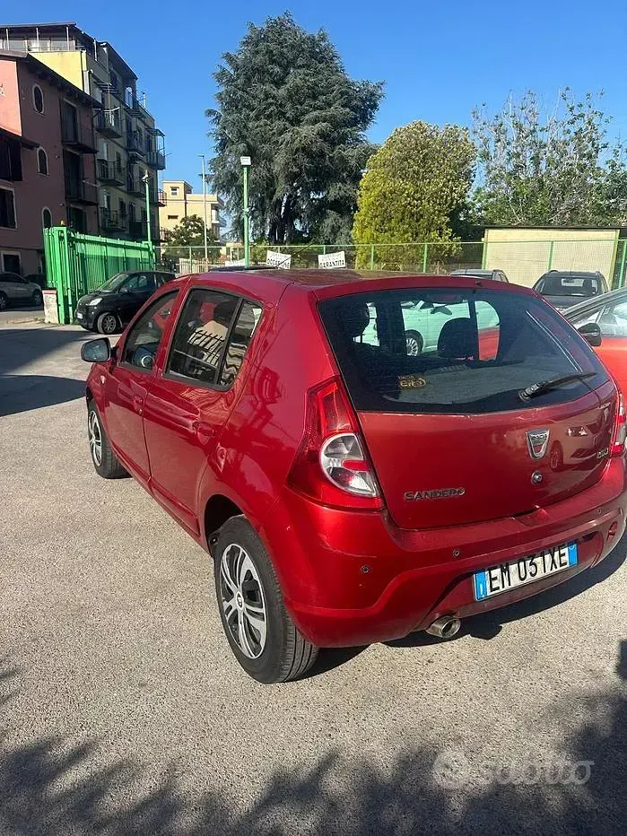Usata Dacia Sandero 75 CV (55 kW) 2012 Rosso Berlina