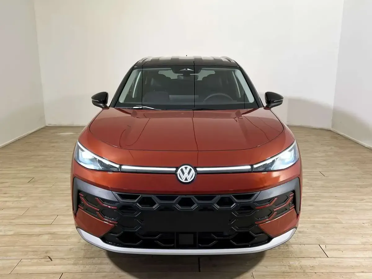 Nuova VW T-Roc Style 150 CV (110 kW) 2026 Rosso SUV