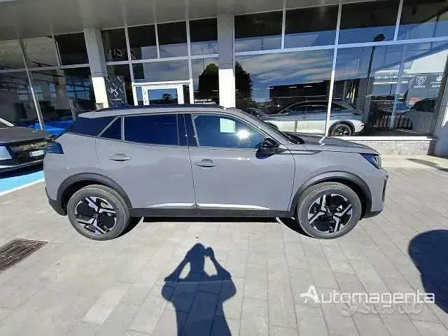 Nuova Peugeot 2008 Allure 100 CV (73 kW) 2026 SUV