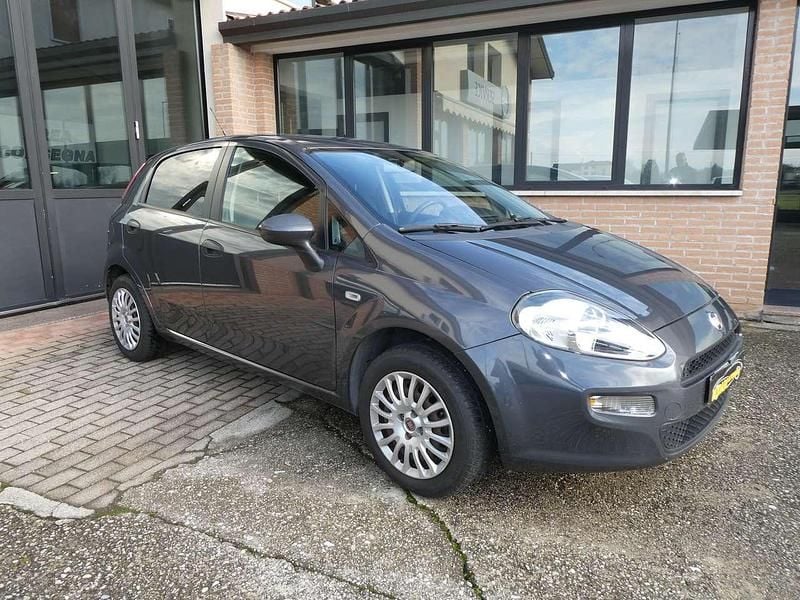 Usata Fiat Punto Street 69 CV (50 kW) 2014 Grigio grafite Utilitaria