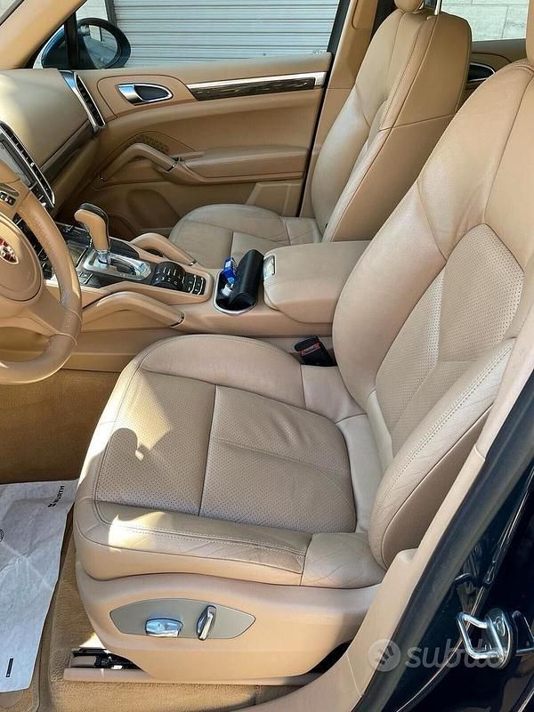 Usata Porsche Cayenne 245 CV (180 kW) 2012 Blu SUV