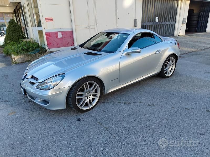 Grigio Usata 2008 Mercedes SLK200 Cabrio | 10.950 € (Buon prezzo) - Immagine 1/4