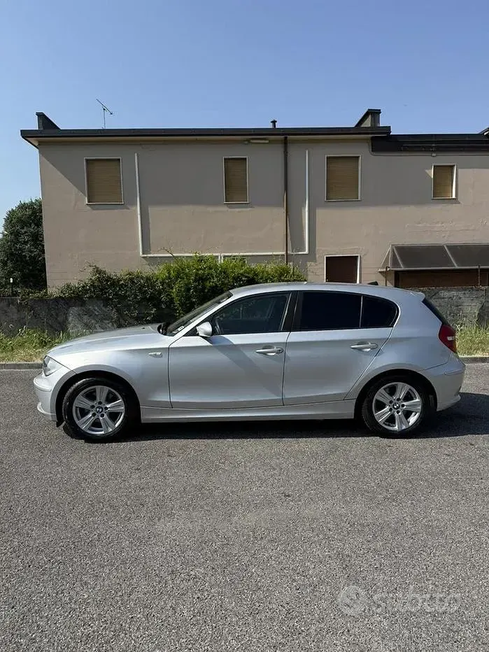 Usata BMW 118 143 CV (105 kW) 2008 Grigio Utilitaria