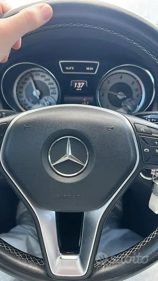 Usata Mercedes GLA200 Night 136 CV (100 kW) 2014 Bianco SUV