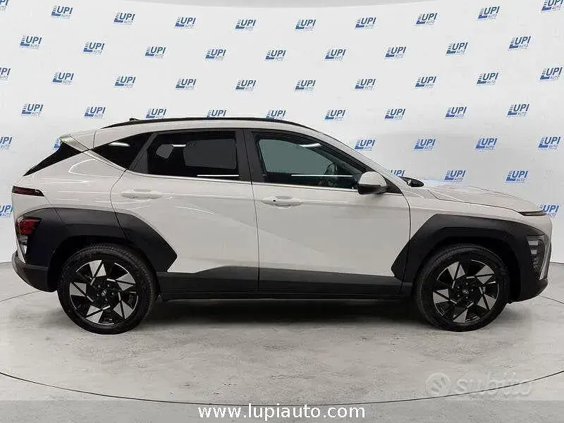 Nuova Hyundai Kona 129 CV (94 kW) 2025 Bianco SUV