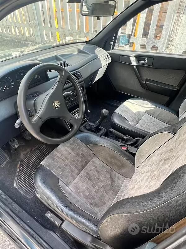 Usata Alfa Romeo 155 116 CV (85 kW) 1994 Berlina