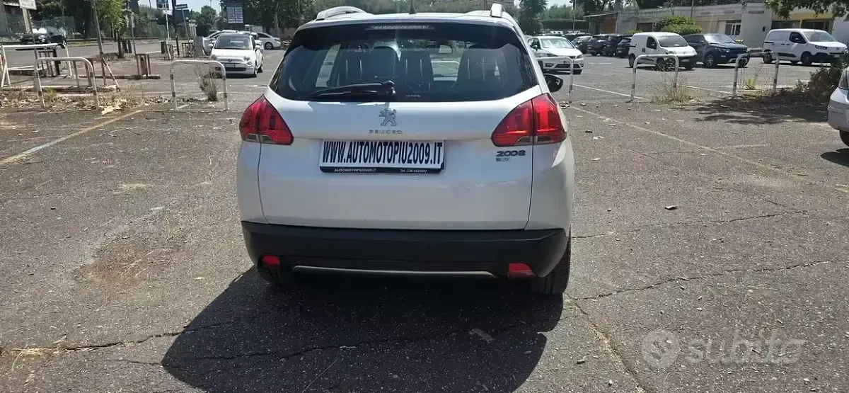 Usata Peugeot 2008 Allure 115 CV (84 kW) 2014 Bianco SUV