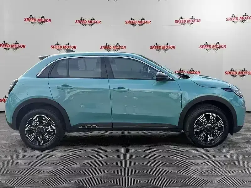Usata Fiat 600 145 CV (106 kW) 2025 Bluazzurro SUV