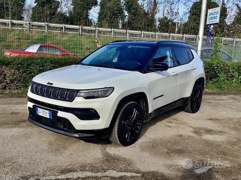 Bianco Usata 2024 Jeep Compass SUV | 27.990 € (Buon prezzo) - Immagine 1/4