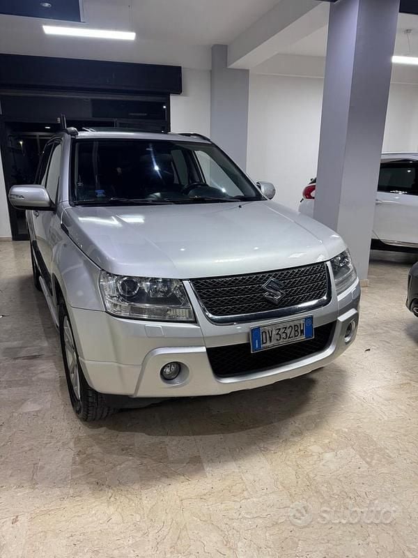 Usata Suzuki Grand Vitara 129 CV (94 kW) 2009 Grigio SUV