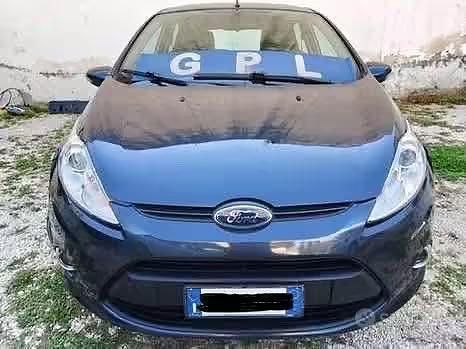 Usata Ford Fiesta 82 CV (60 kW) 2010 Grigio Utilitaria