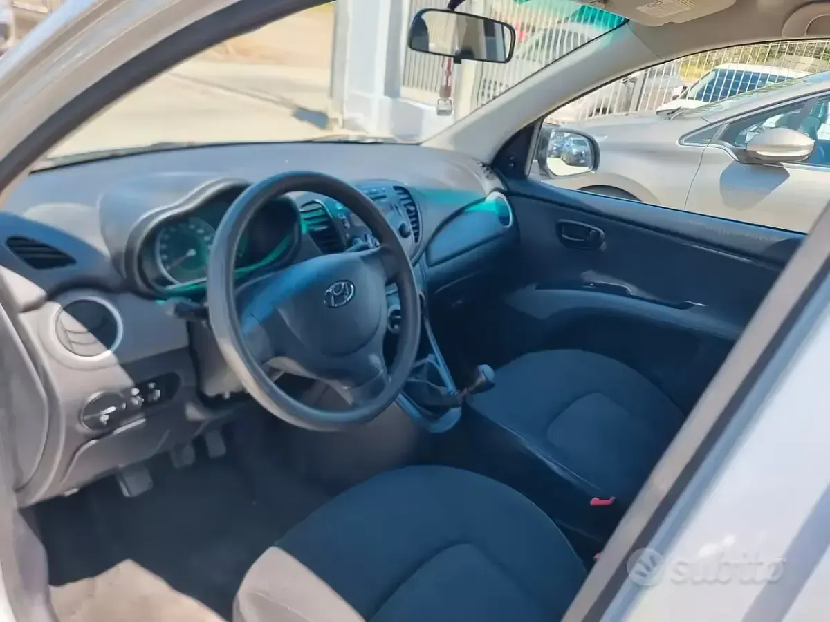 Usata Hyundai i10 69 CV (50 kW) 2012 Grigio Utilitaria