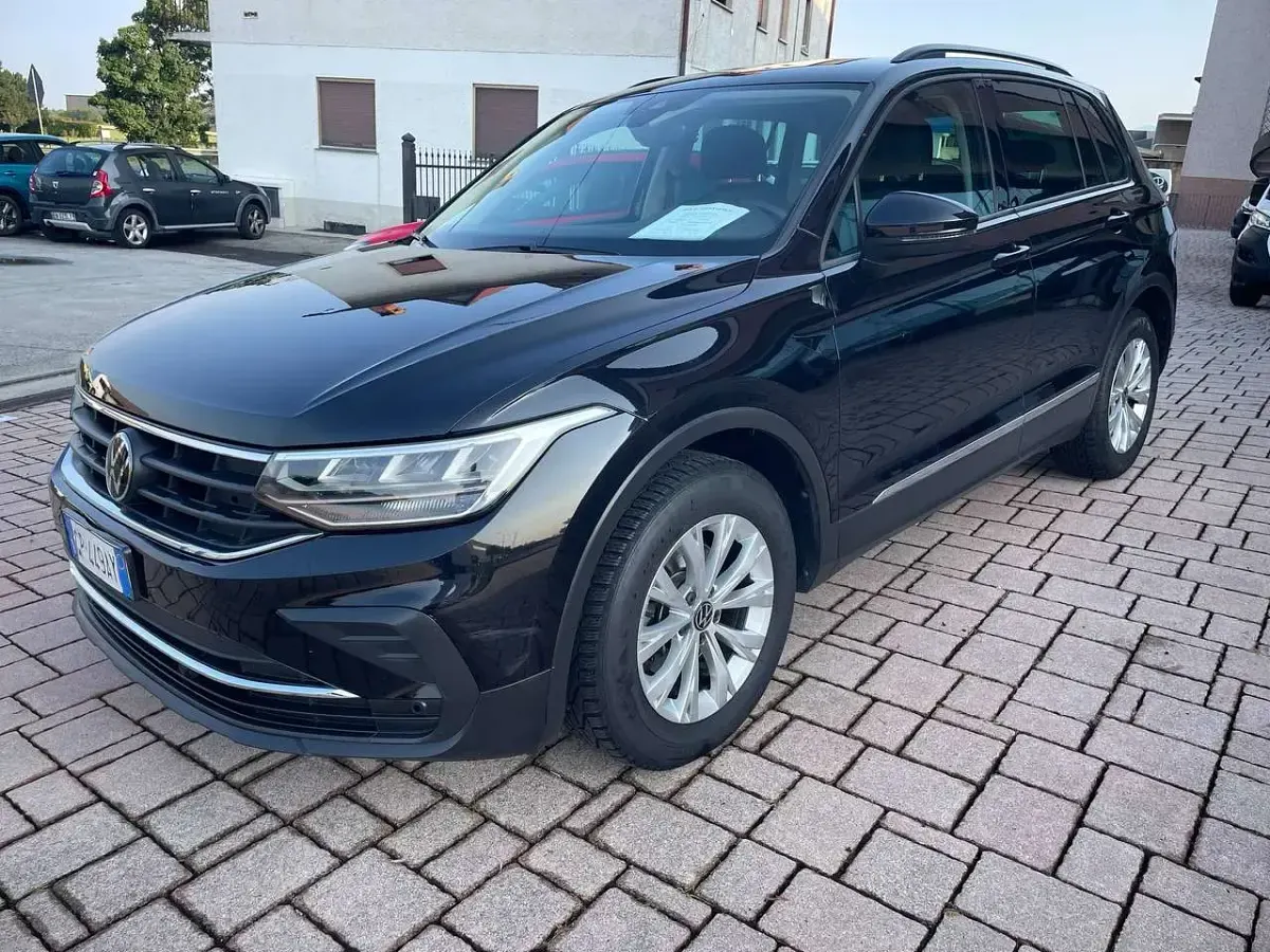 Usata VW Tiguan Life 150 CV (110 kW) 2023 Nero SUV