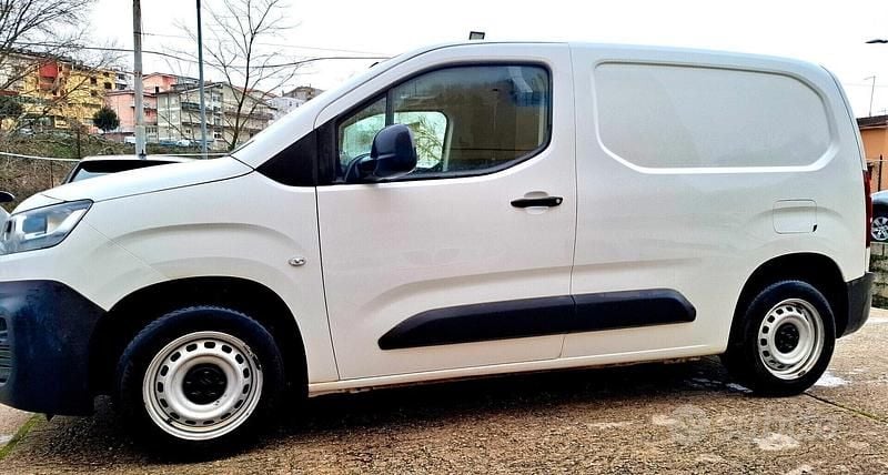 Usata Citroën Berlingo 101 CV (74 kW) 2020 Bianco Monovolume