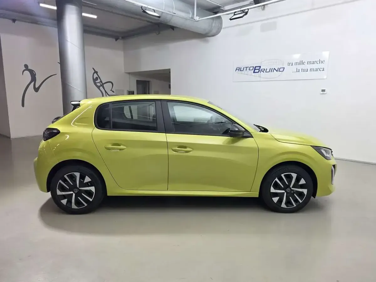 Nuova Peugeot 208 Style 101 CV (74 kW) 2026 Giallo Utilitaria