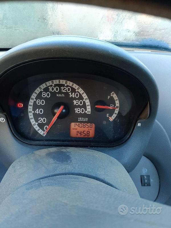 Usata Fiat 600 54 CV (39 kW) 2009 Rosso Utilitaria