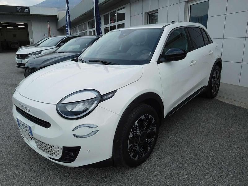 Usata Fiat 600 La Prima 101 CV (74 kW) 2025 Bianco SUV