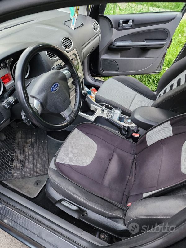 Usata Ford Focus 109 CV (80 kW) 2011 Blu Station wagon