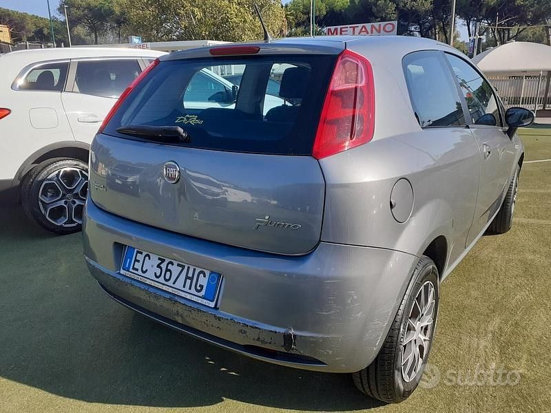 Usata Fiat Punto 51 CV (37 kW) 2010 Nero Utilitaria