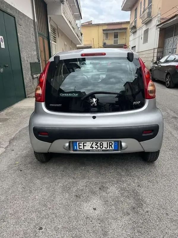 Usata Peugeot 107 Allure 68 CV (50 kW) 2010 Utilitaria