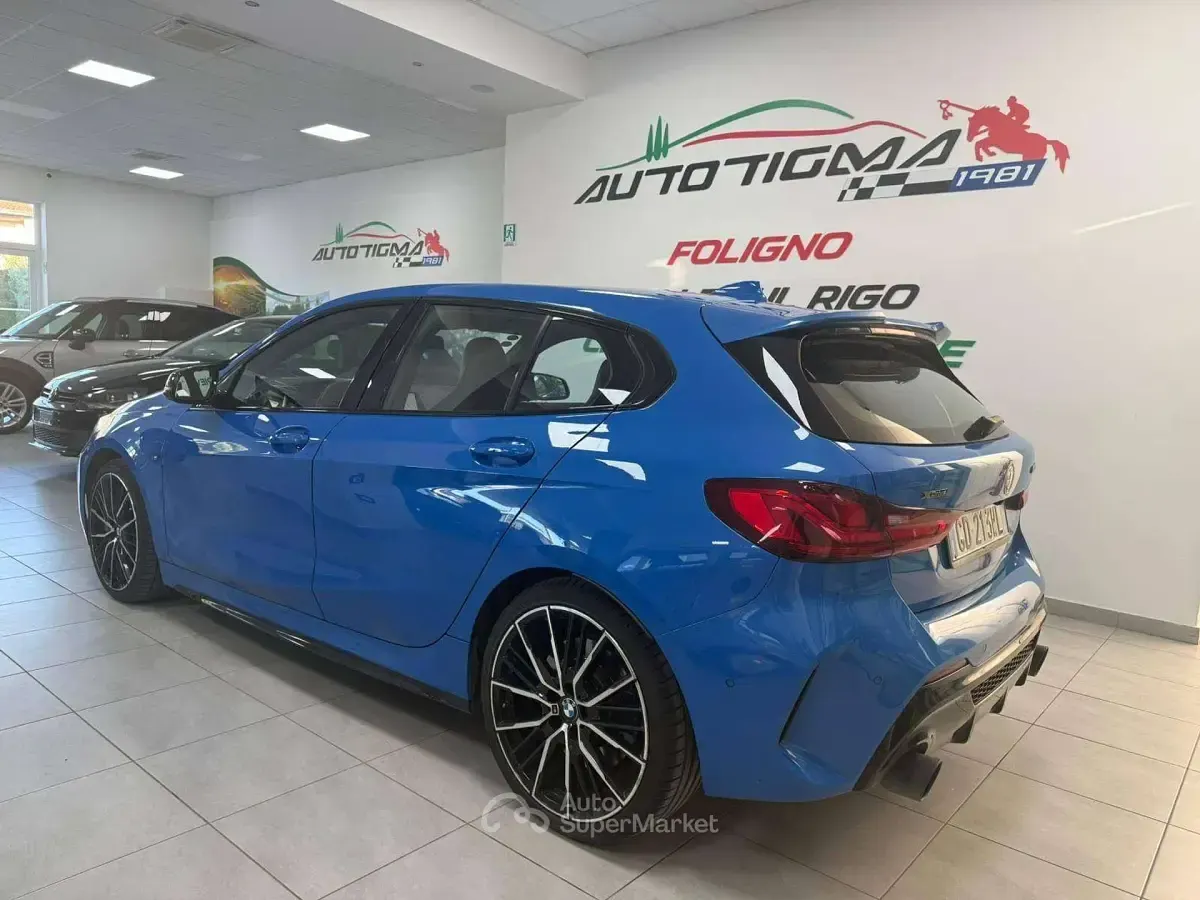 Usata BMW M135 306 CV (225 kW) 2021 Blu/azzurro Utilitaria