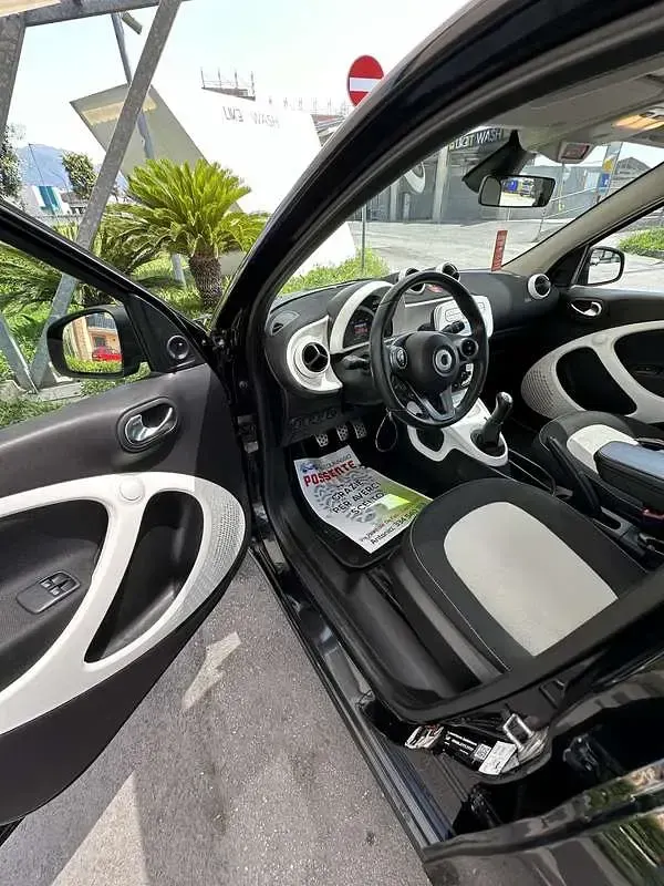 Usata Smart ForFour Passion 71 CV (52 kW) 2015 Nero Utilitaria
