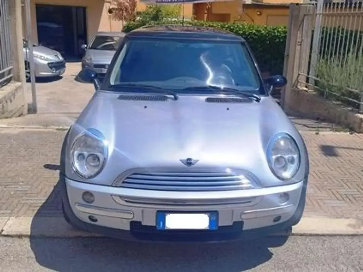Usata Mini Cooper 116 CV (85 kW) 2003 Argento Utilitaria