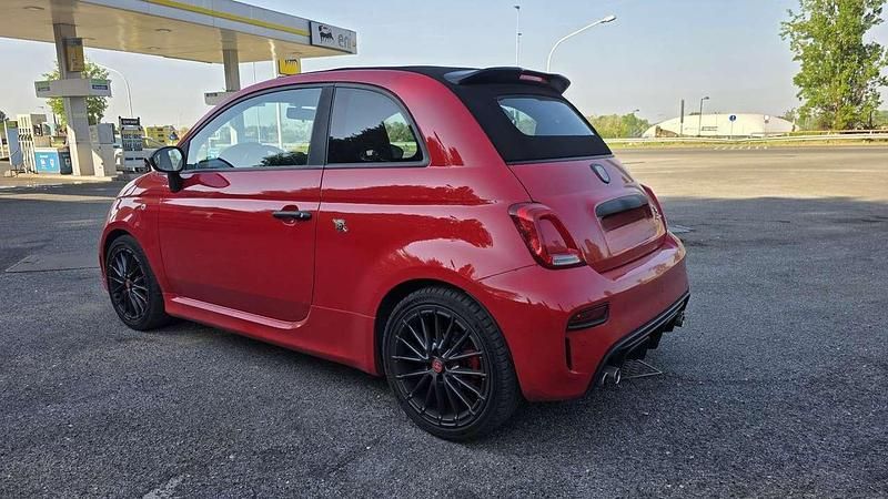 Usata Abarth 595C Competizione 179 CV (131 kW) 2022 Rosso Cabrio