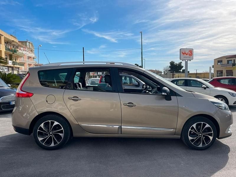 Usata Renault Grand Scénic IV 110 CV (80 kW) 2017 Marrone Monovolume