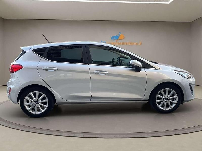 Usata Ford Fiesta 75 CV (55 kW) 2020 Argento Berlina