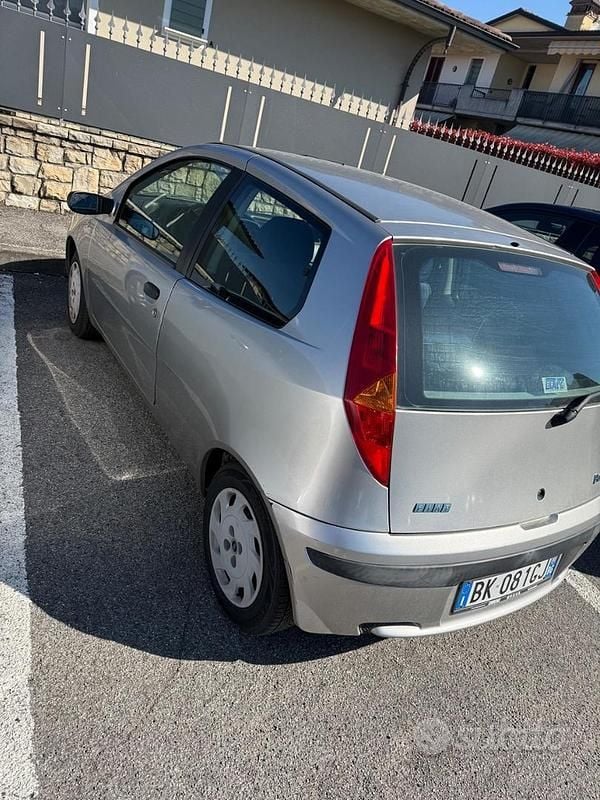 Usata Fiat Punto 2000 Grigio Utilitaria