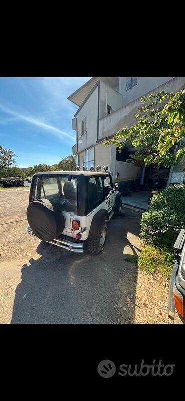 Usata Jeep Wrangler 1990 Bianco SUV