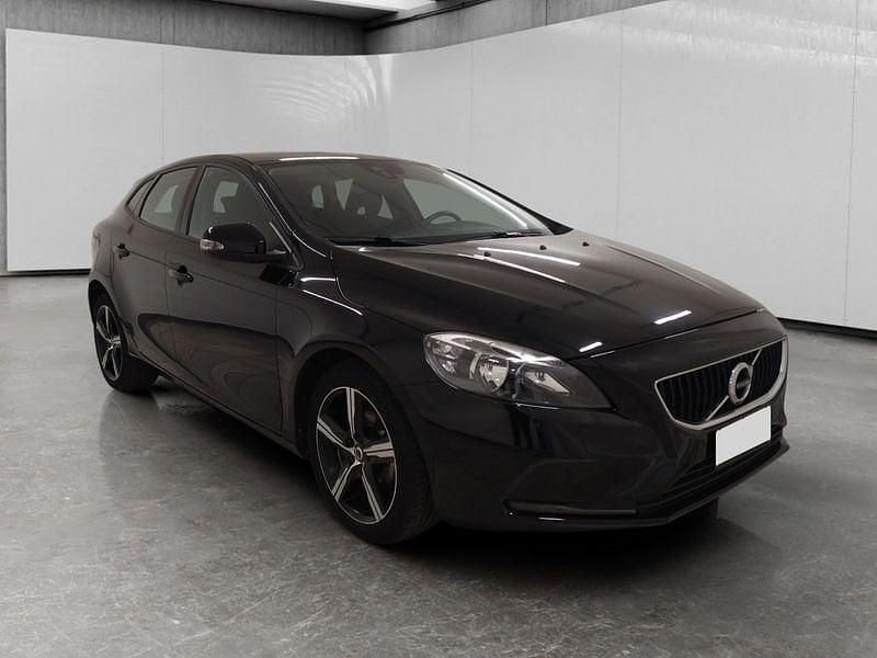 Usata Volvo V40 Kinetic 119 CV (87 kW) 2017 Nero Berlina