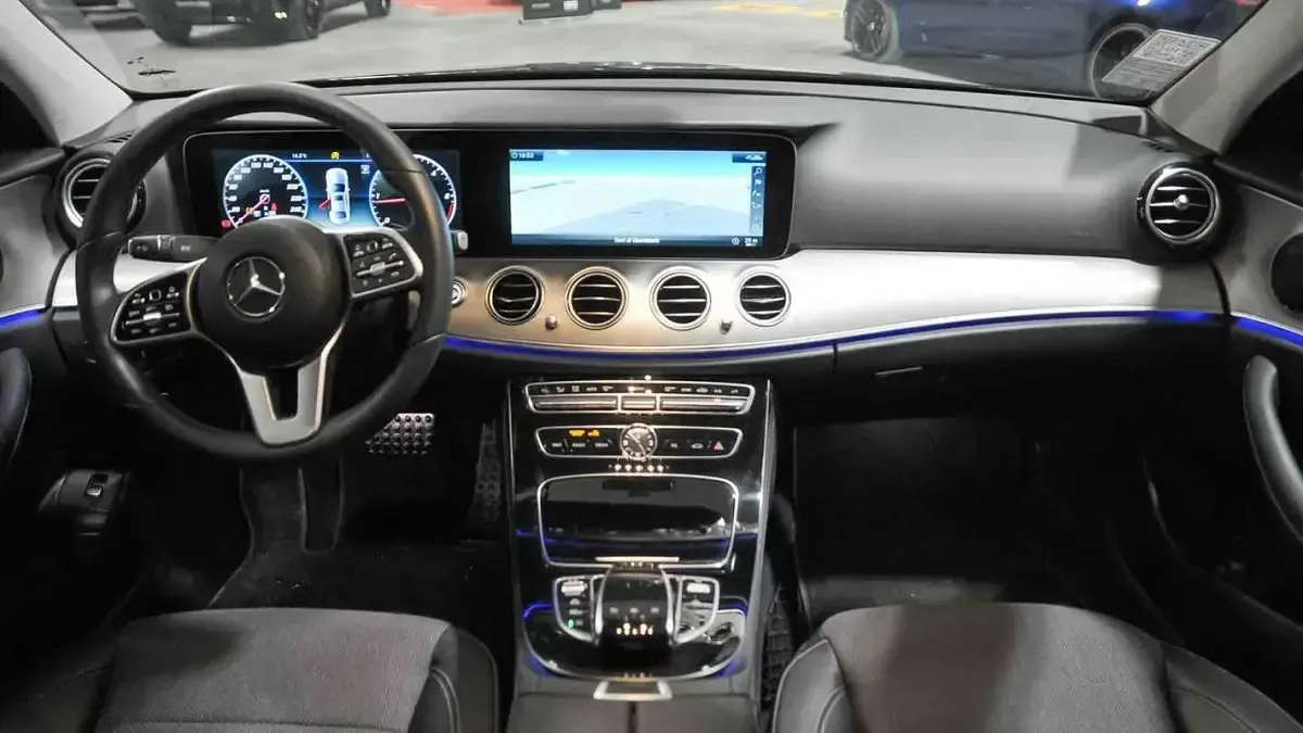 Usata Mercedes E200 Business 150 CV (110 kW) 2019 Nero Berlina