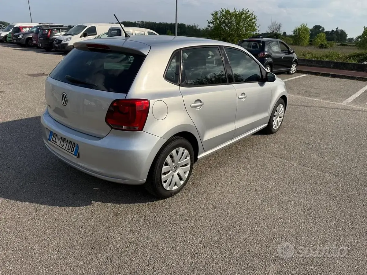Usata VW Polo Comfortline 70 CV (51 kW) 2012 Grigio Utilitaria