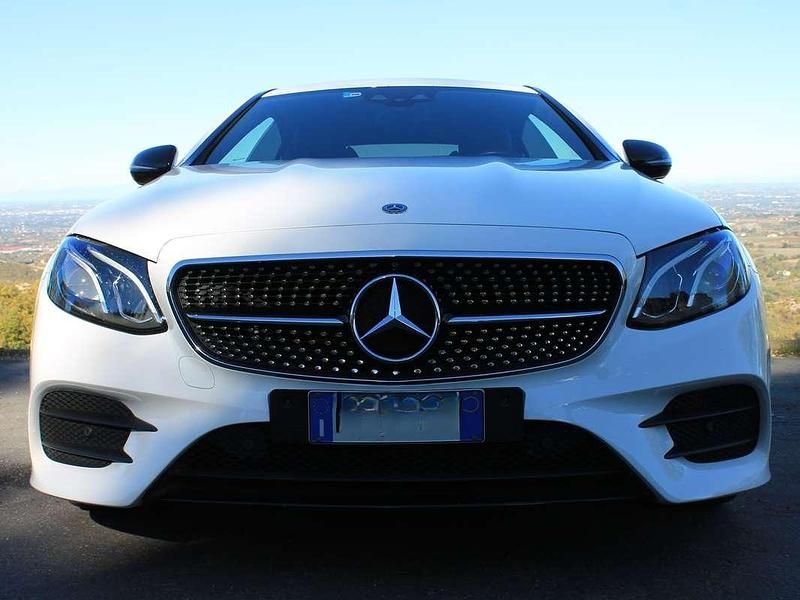 Usata Mercedes E220 AMG 194 CV (142 kW) 2017 Bianco Coupé